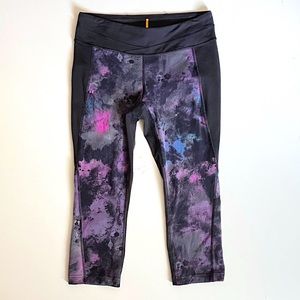 LUCY Size Medium Tie Dye Splatter Capri Cropped Leggings Mid Rise Black Yoga